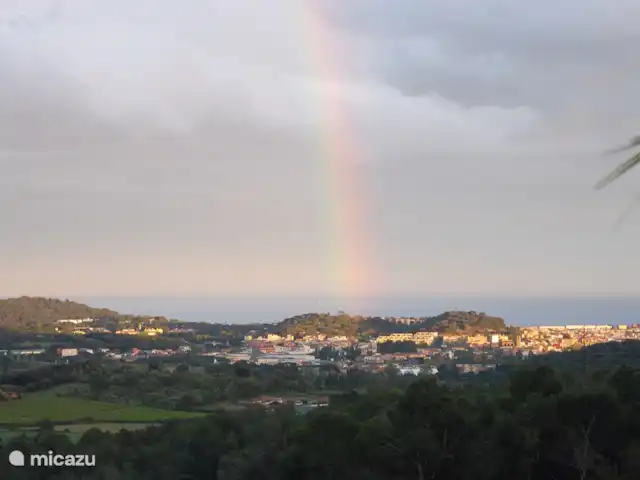 Location de Vacances Espagne, Costa Brava, Palamos, villa - Manuki Mas Costa Brava Villa Voir avec arc-en-ciel